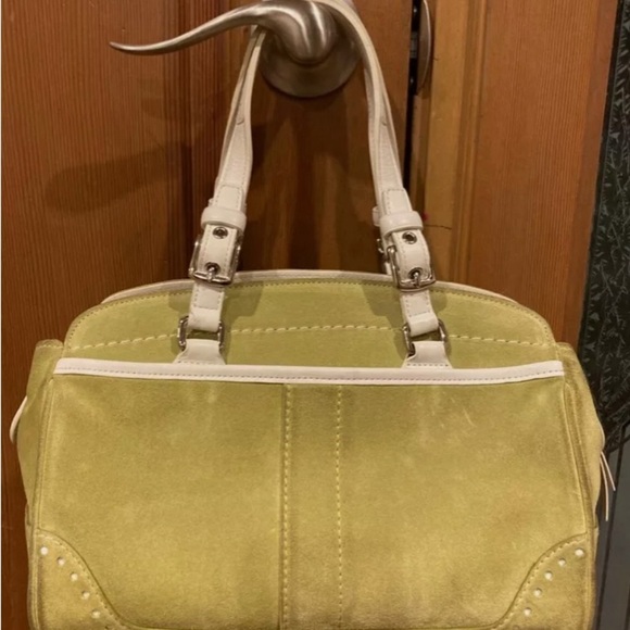 Rare Vintage Pistachio Green Suede with White Trim Coach Hampton Bag - Picture 4 of 5